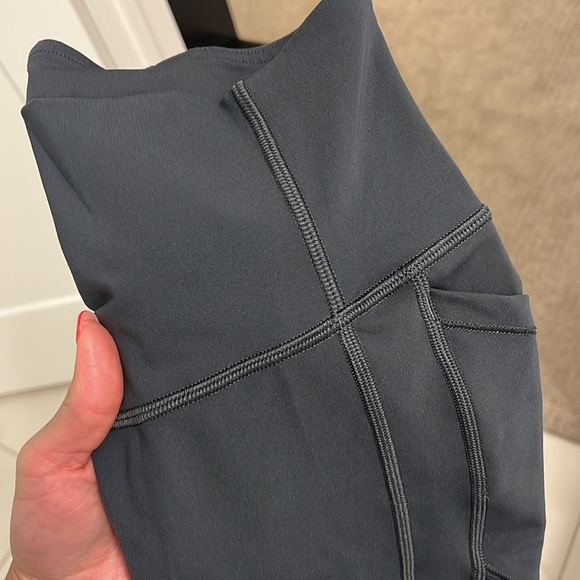 Lululemon all the right places - Picture 9 of 13